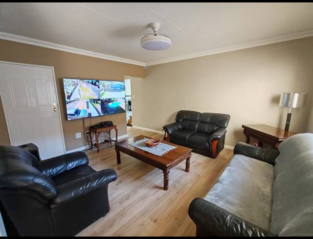 4 BEDROOM HOUSE FOR SALE IN MEYERTON EXT 6